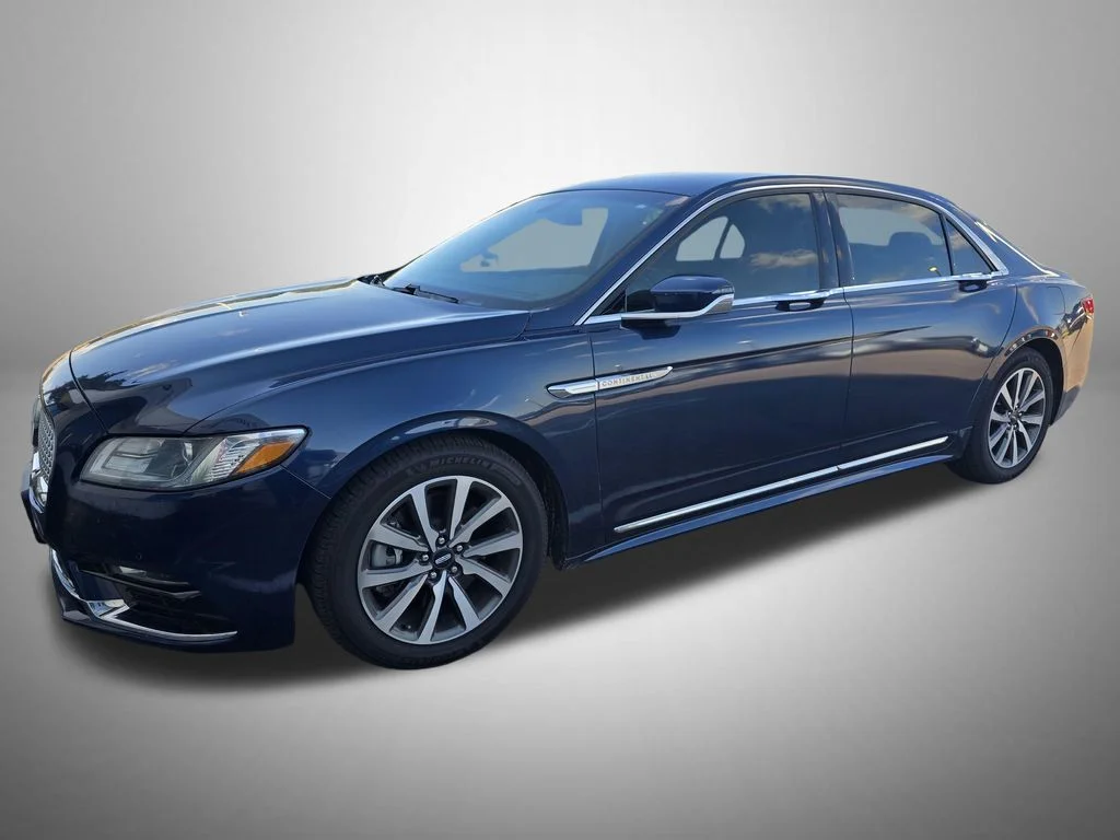 Used 2017 Black Lincoln Premiere image 1