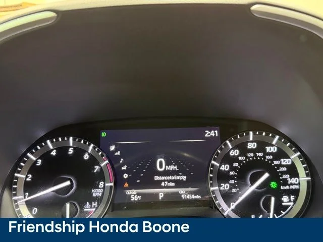Used 2020 Silver Toyota XLE image 23