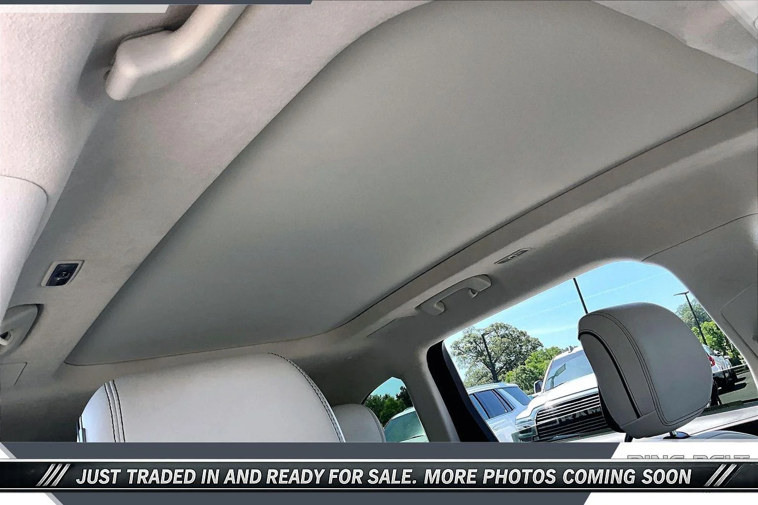 Used 2024 White Platinum Metallic Tri-Coat Lincoln Black Label image 16