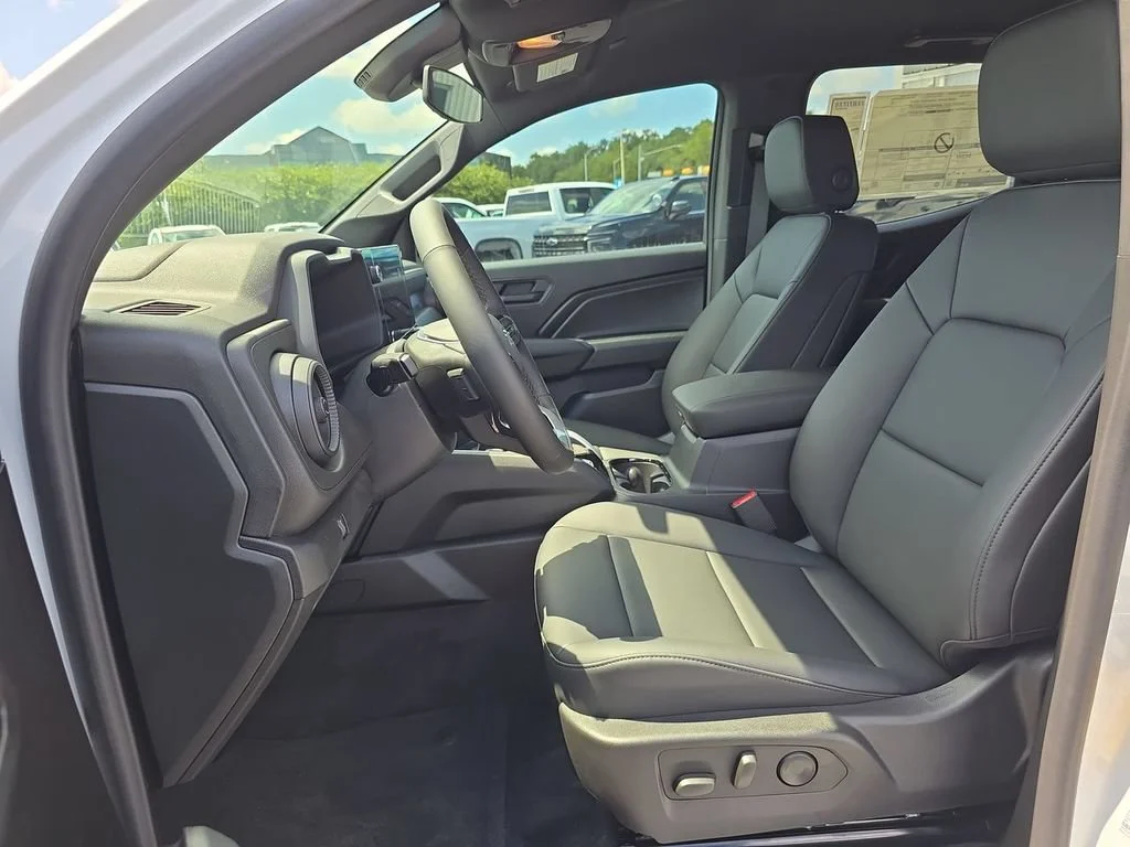 New 2026 Summit White Chevrolet Trail Boss image 25