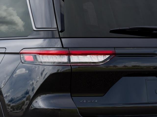 New 2026 Diamond Black Crystal Pearl-Coat Exterior Paint Jeep Summit 4x4 image 87