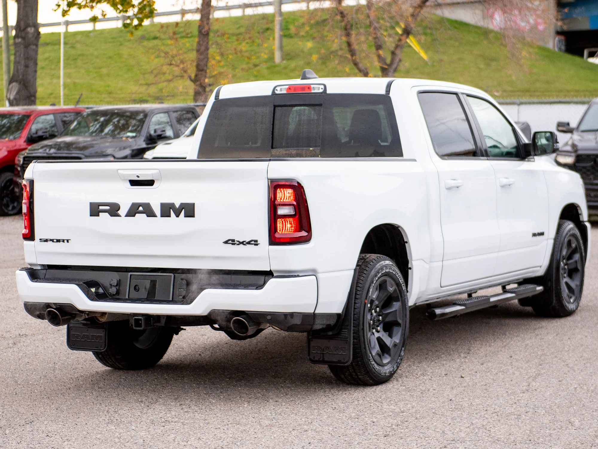 New 2026 White RAM Sport* Crew Cab 4x4, Panoramic Sunroof, Heated Seats/Wheel, Alpine Audio image 5