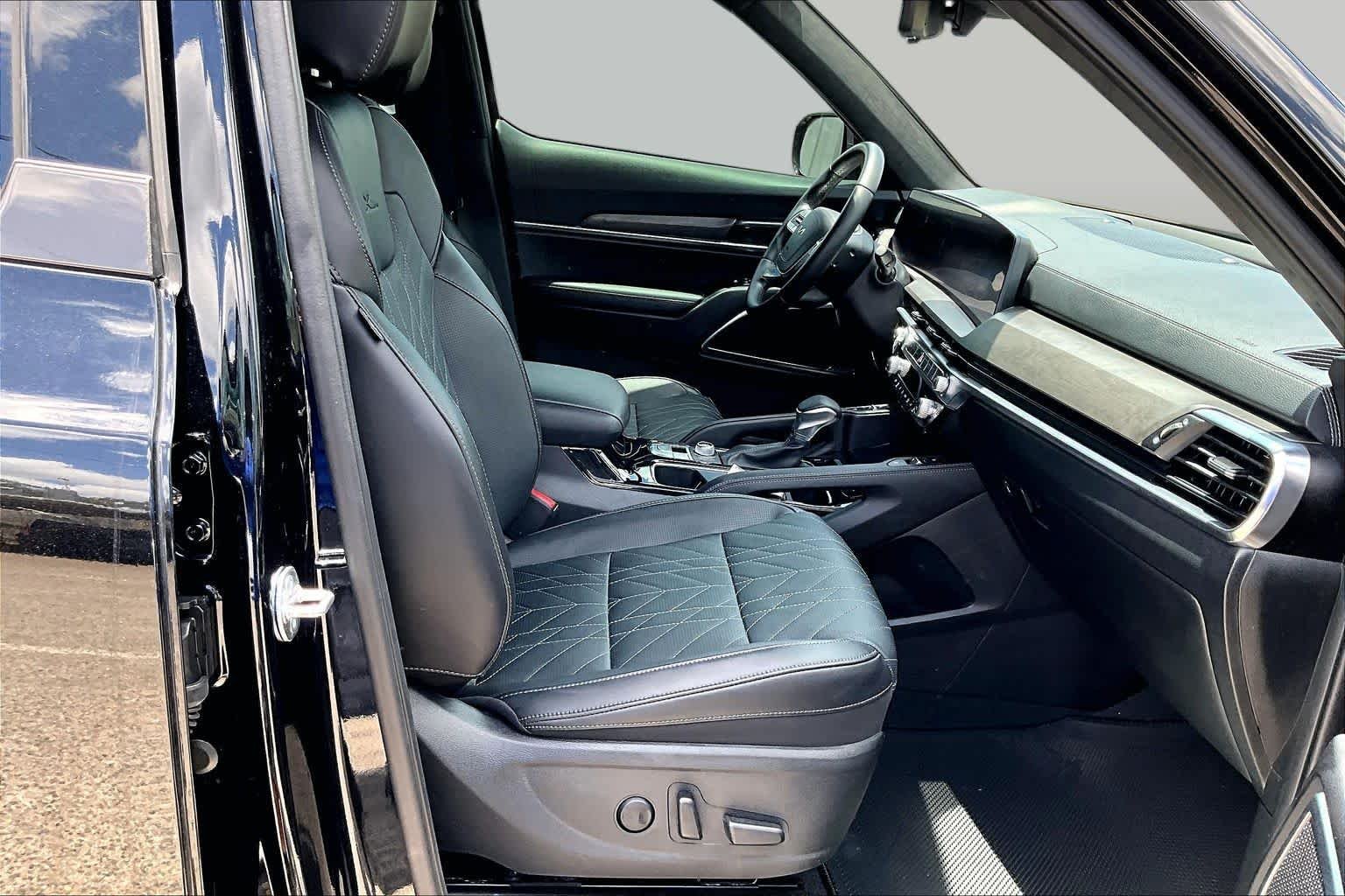 Certified Used 2024 Ebony Black Kia SX Prestige X-Line image 9