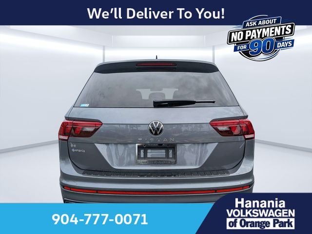 Used 2023 Gray Volkswagen 2.0T SE R-Line Black image 4