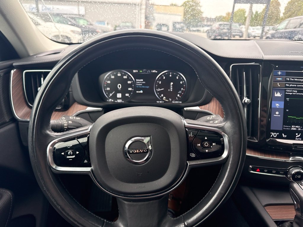 Used 2019  Volvo T5 Inscription image 14