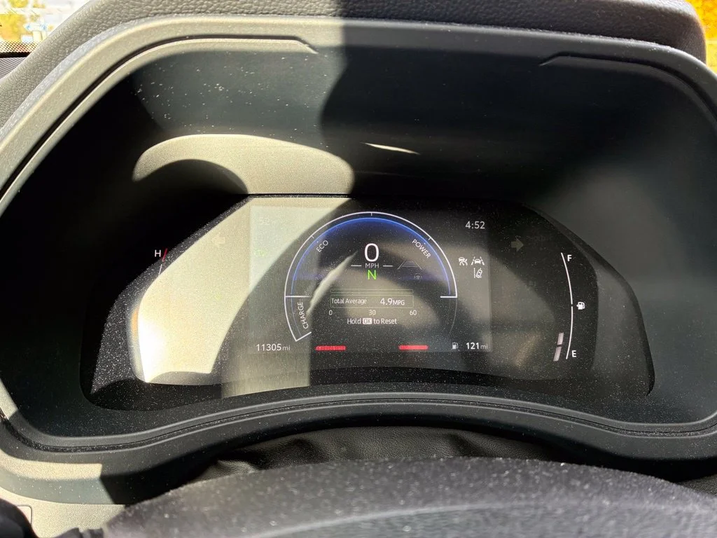Used 2025  Toyota XLE image 12