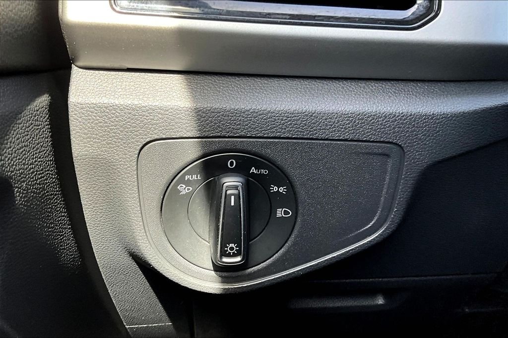 2022 Volkswagen Atlas SE w/Tech - Photo 15