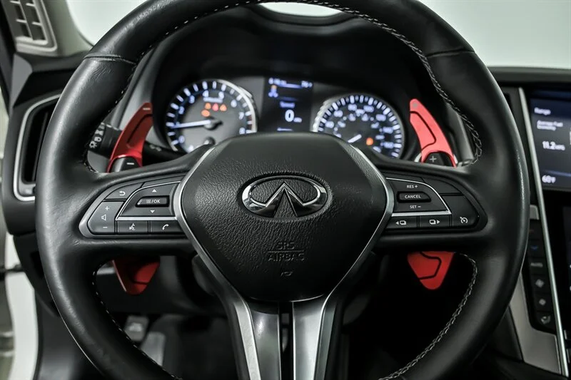 Used 2018 Majestic White INFINITI 3.0T Sport image 22