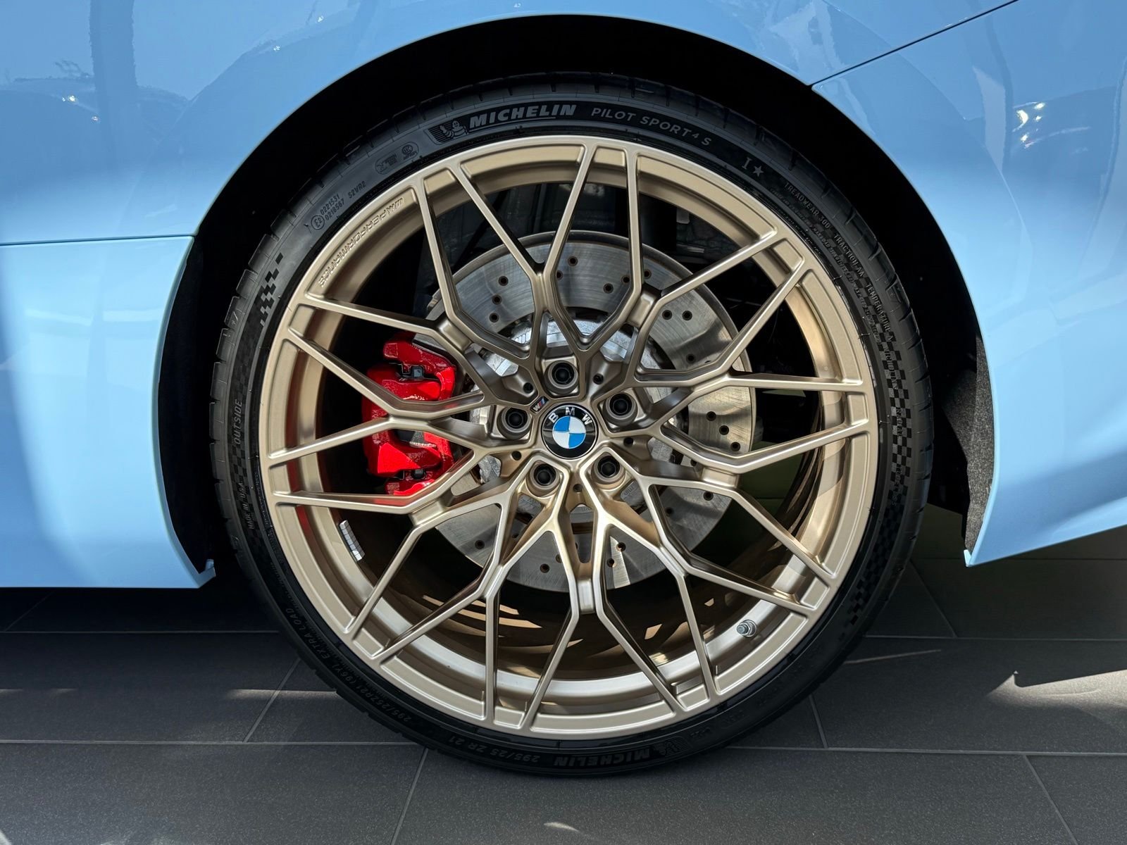 New 2026 Zandvoort Blue BMW Base image 15