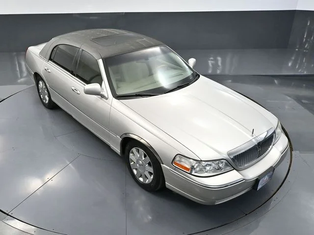 2004 Lincoln Town Car Ultimate - Photo 48