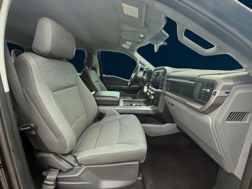 Used 2025 Black Ford XLT image 17