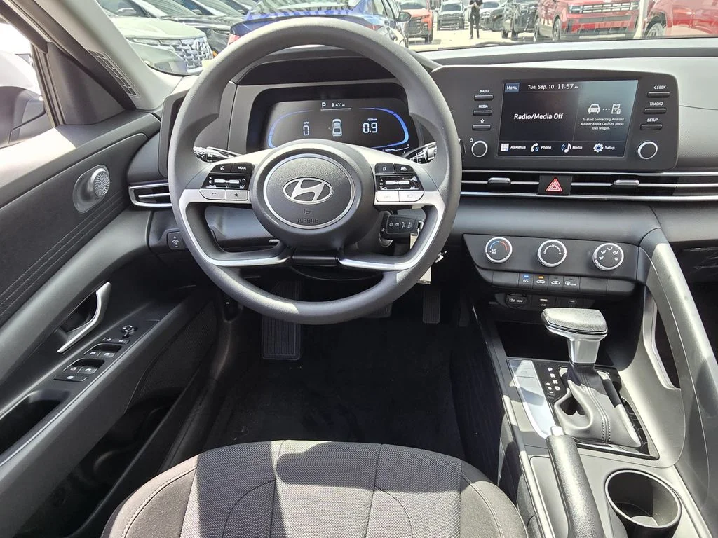 New 2026 White Hyundai SE image 8