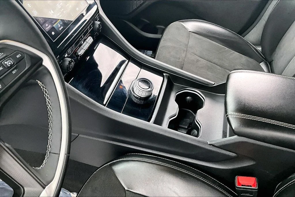Used 2024 Black Jeep Altitude image 15