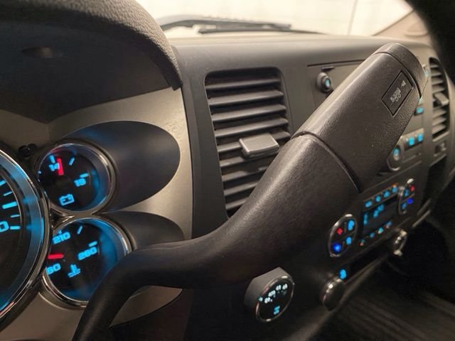 Used 2008 Silver Chevrolet LT image 31