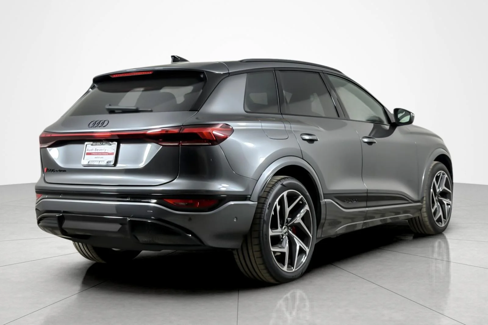 New 2027 Daytona Gray Pearl Effect Audi Premium Plus quattro image 6