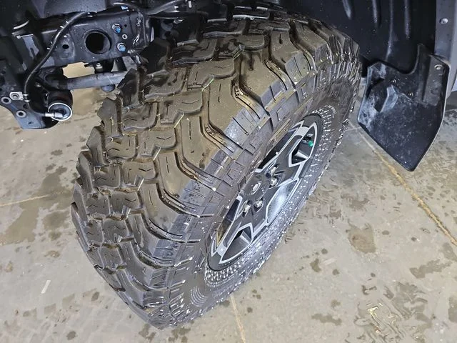 Used 2022 Black Jeep Mojave image 30