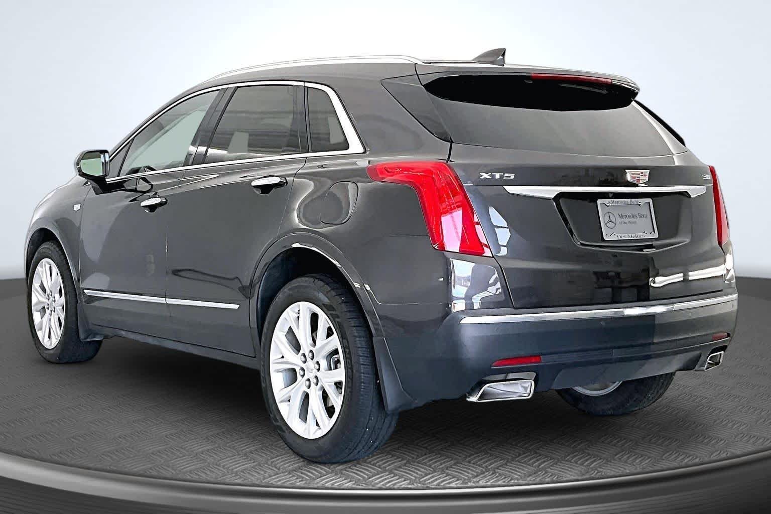 Used 2017 Dark Granite Metallic Cadillac Premium Luxury FWD image 4
