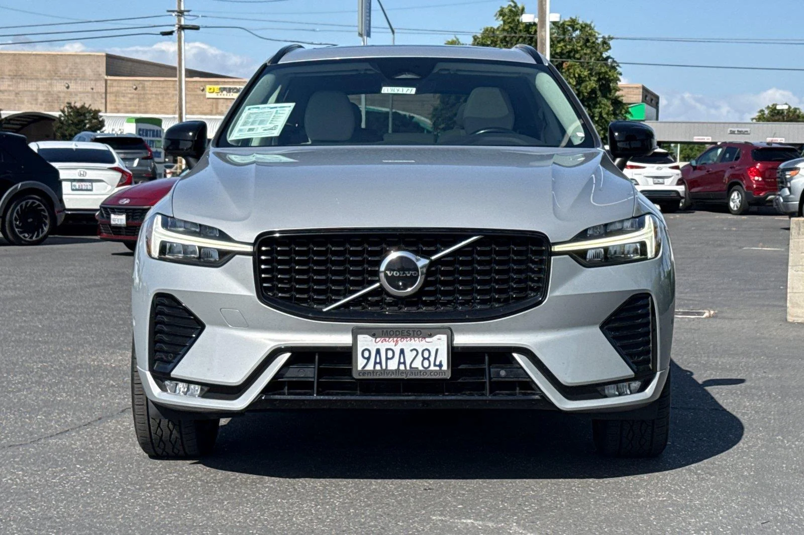Used 2023 Silver Dawn Metallic Volvo Plus Dark Theme image 9