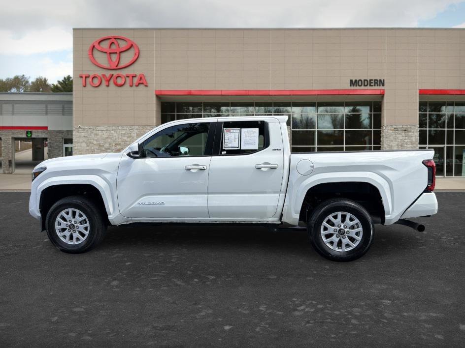 Used 2025 Ice Toyota SR5 image 7
