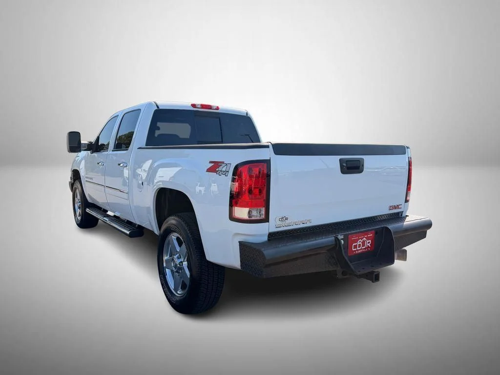 Used 2011 White GMC Denali image 3