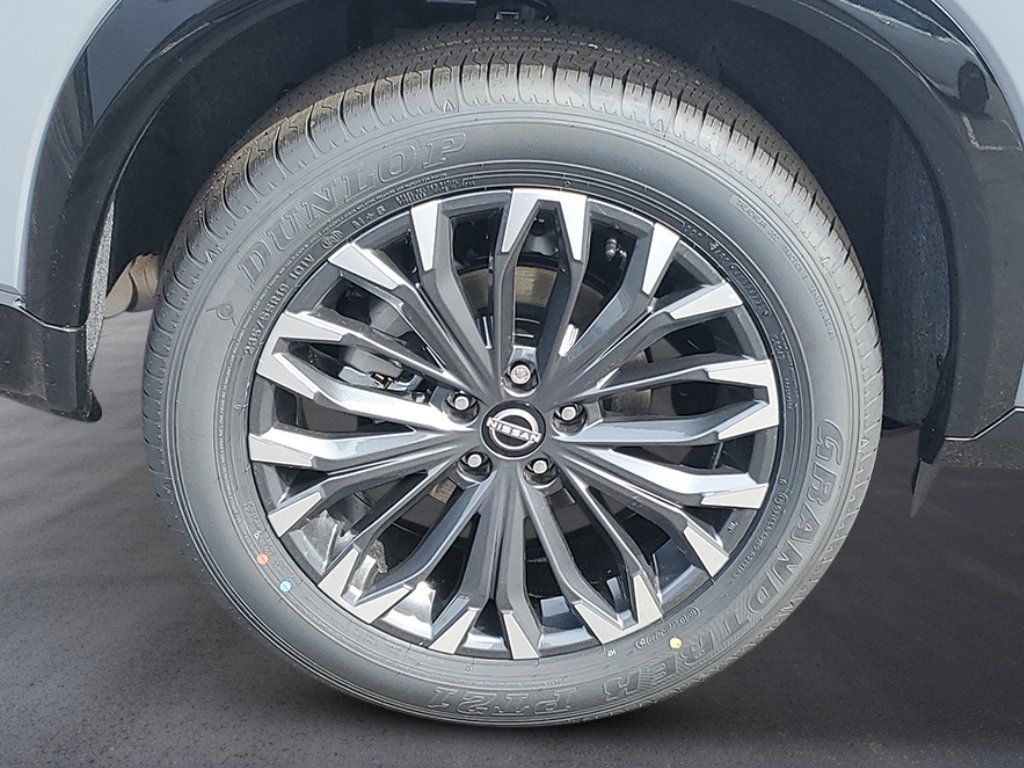 New 2026 Boulder Gray Pearl/Super Black Nissan Platinum image 9