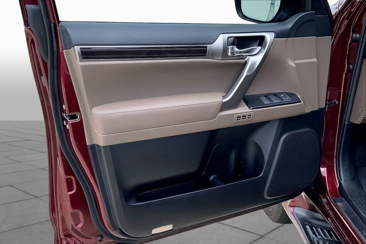 Used 2022 Claret Mica Lexus Luxury image 22