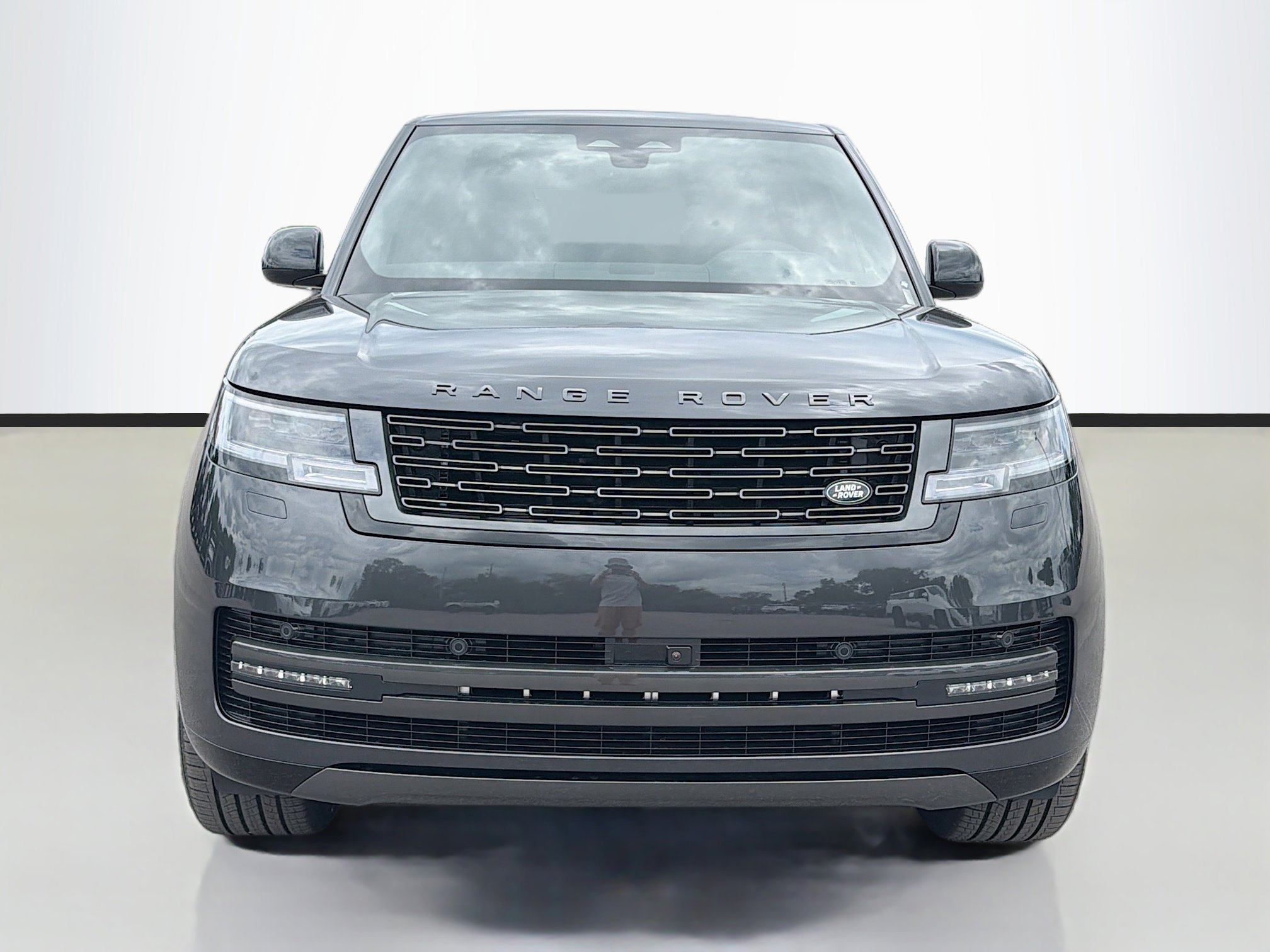 New 2026 Carpathian Grey Land Rover SE image 8