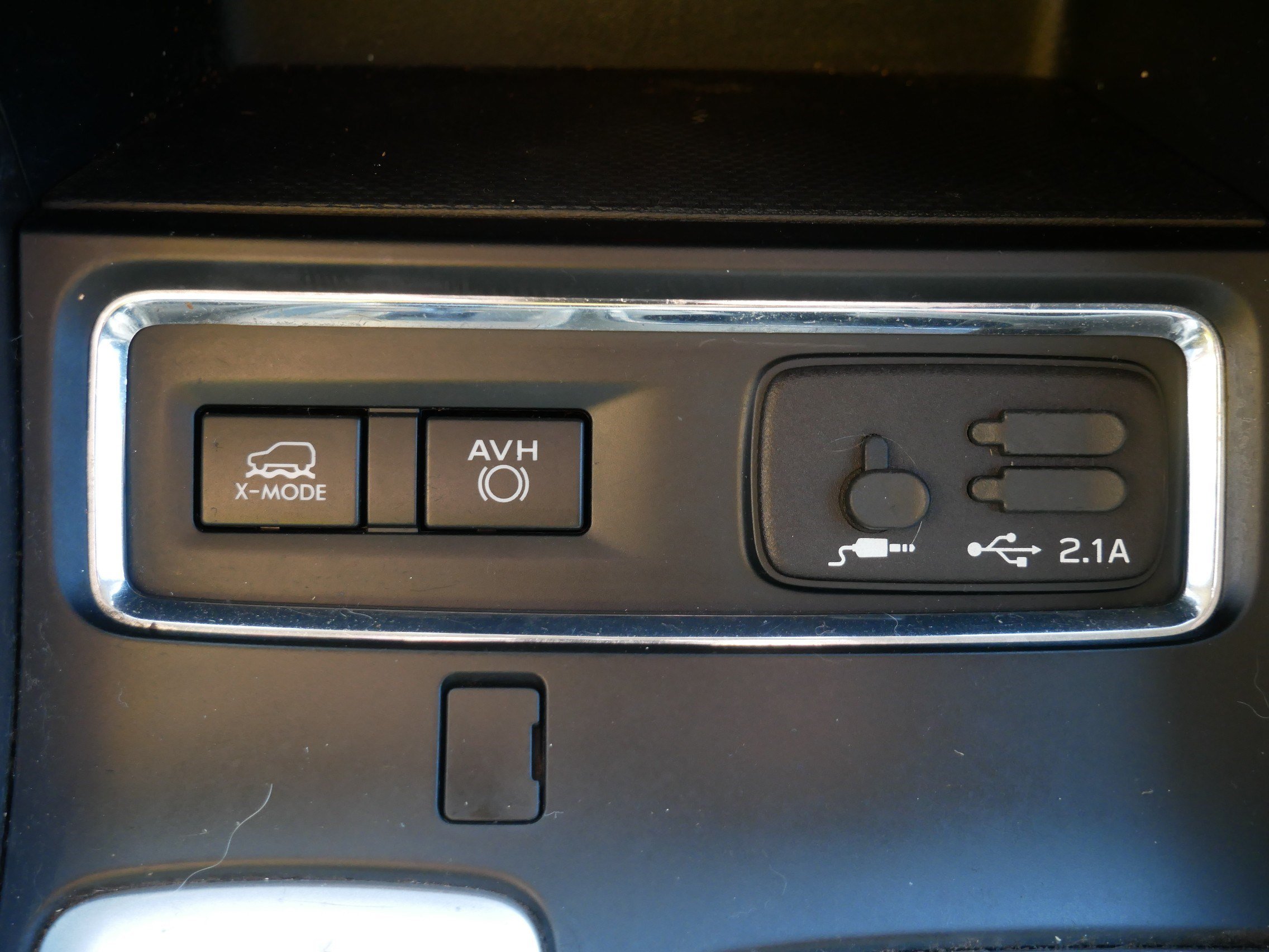 Used 2020 Magnetite Gray Metallic Subaru Premium image 32