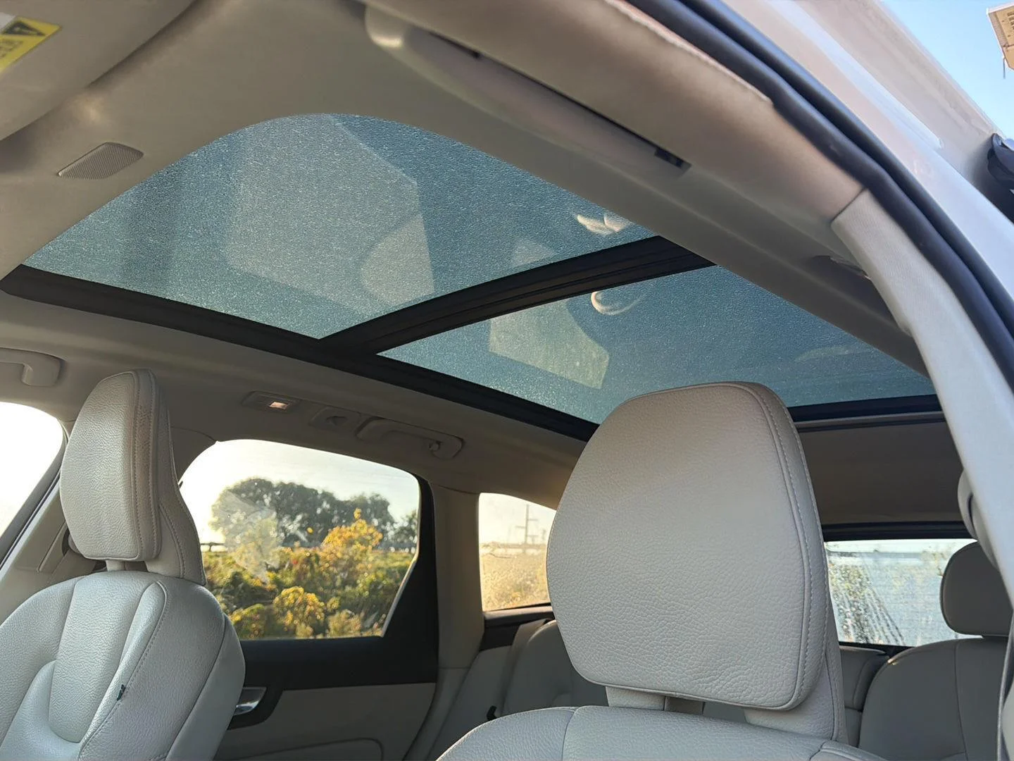 Used 2022  Volvo Momentum image 9