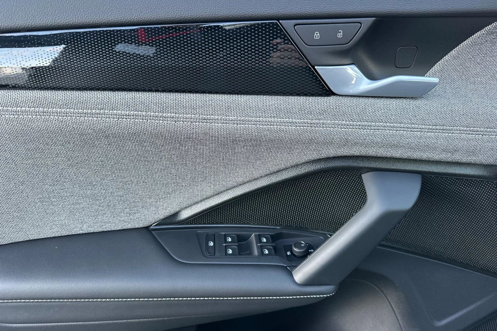 2026 Volkswagen Tiguan S - Photo 10