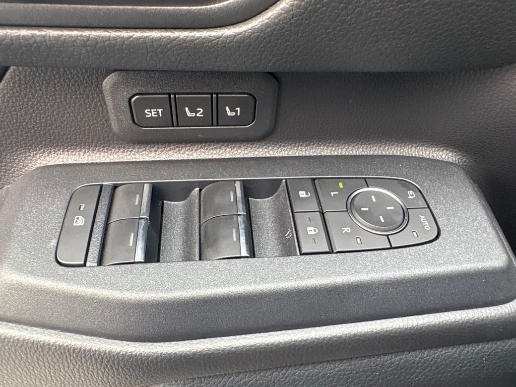 Used 2026  Toyota Base image 22