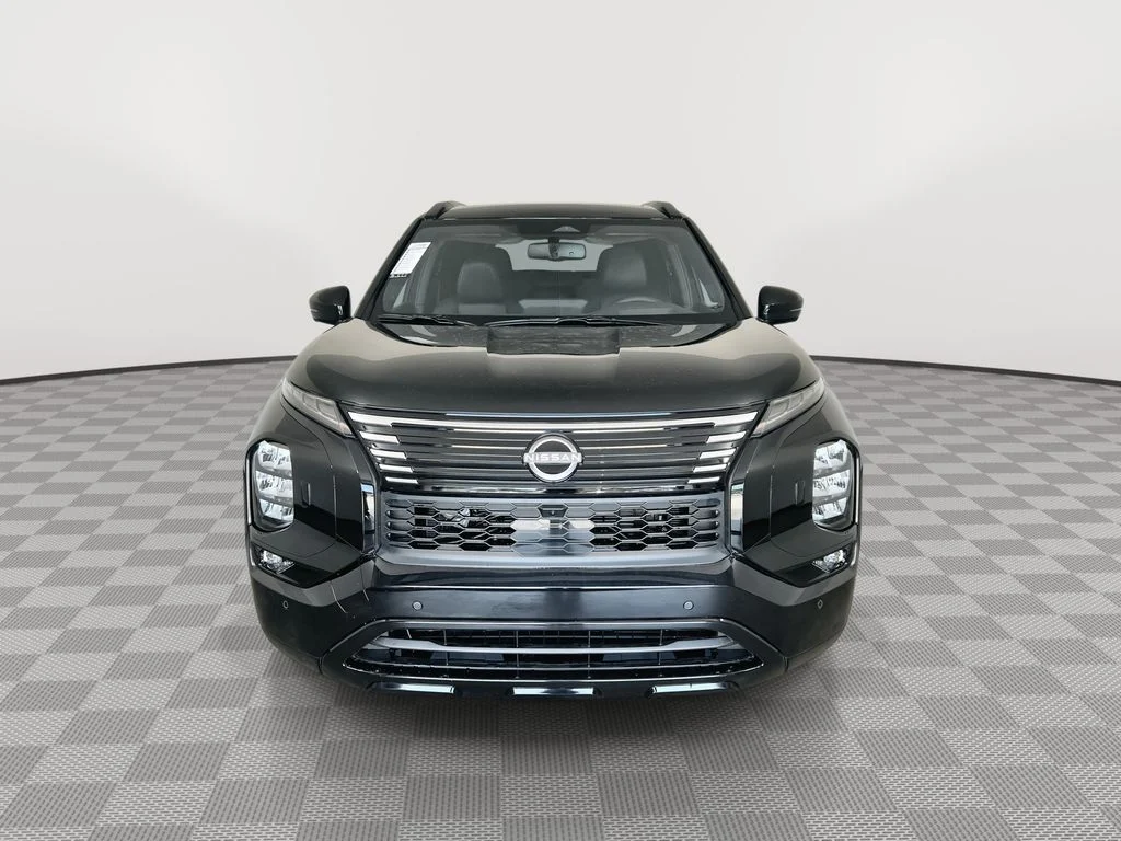 New 2026 Black Nissan Platinum image 3