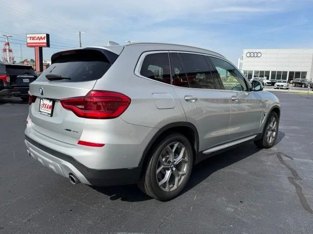 Used 2021 Silver BMW xDrive30i image 8