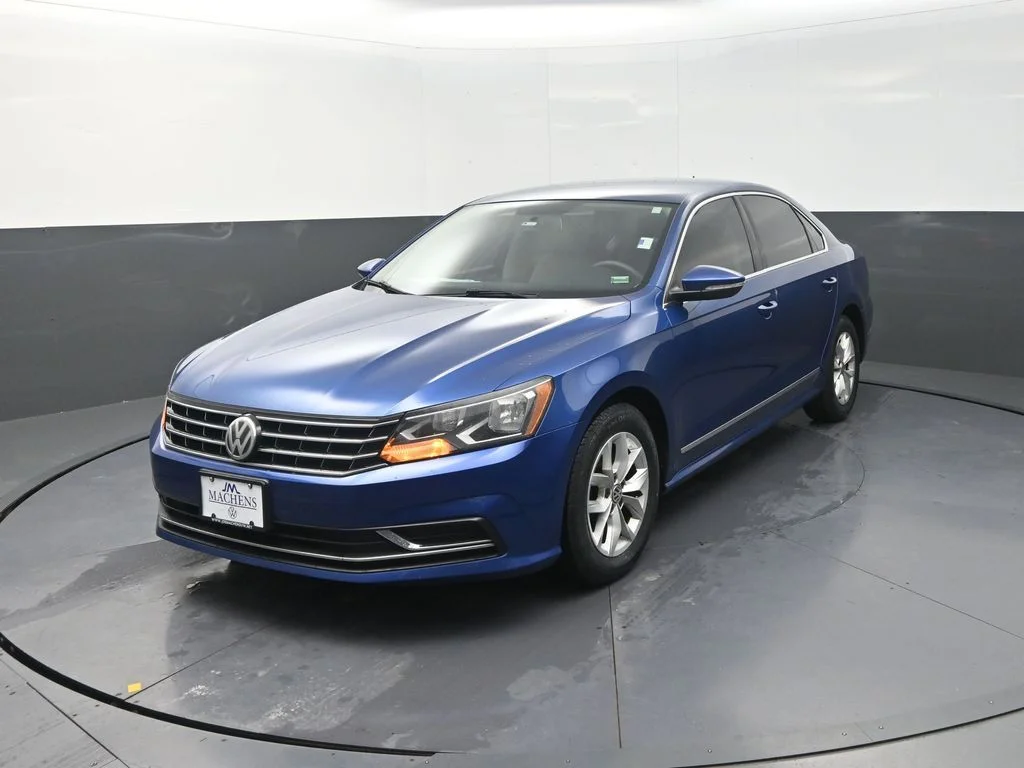 Used 2017 Blue Volkswagen 1.8T S image 4