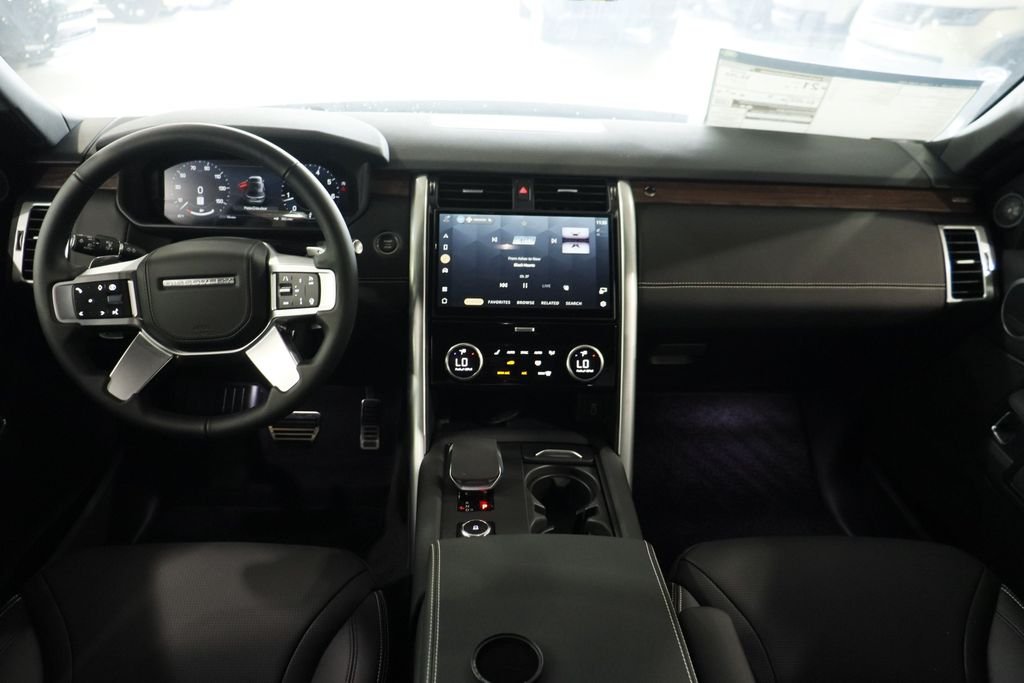 New 2026 Fuji White Land Rover Dynamic SE image 15