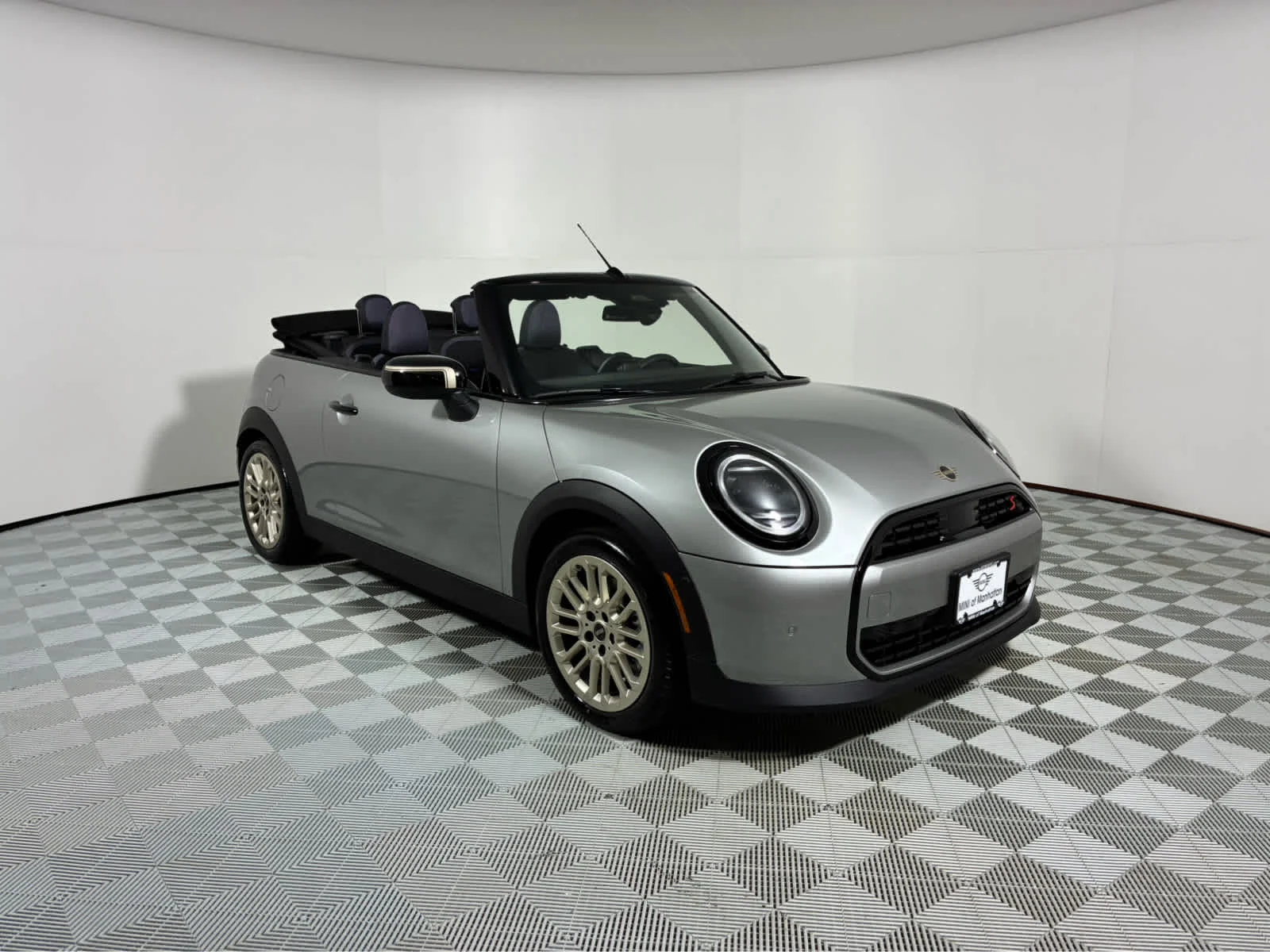 2026 MINI Convertible Cooper S Signature's photo