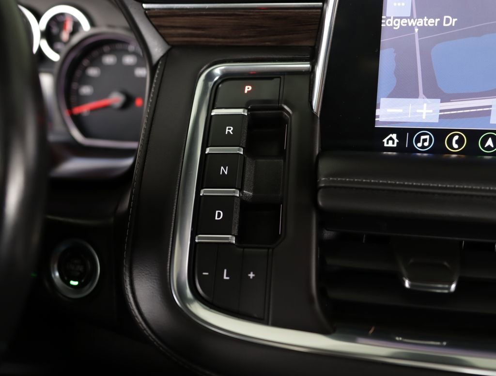 Used 2021 SUMMIT WHITE Chevrolet LT image 23