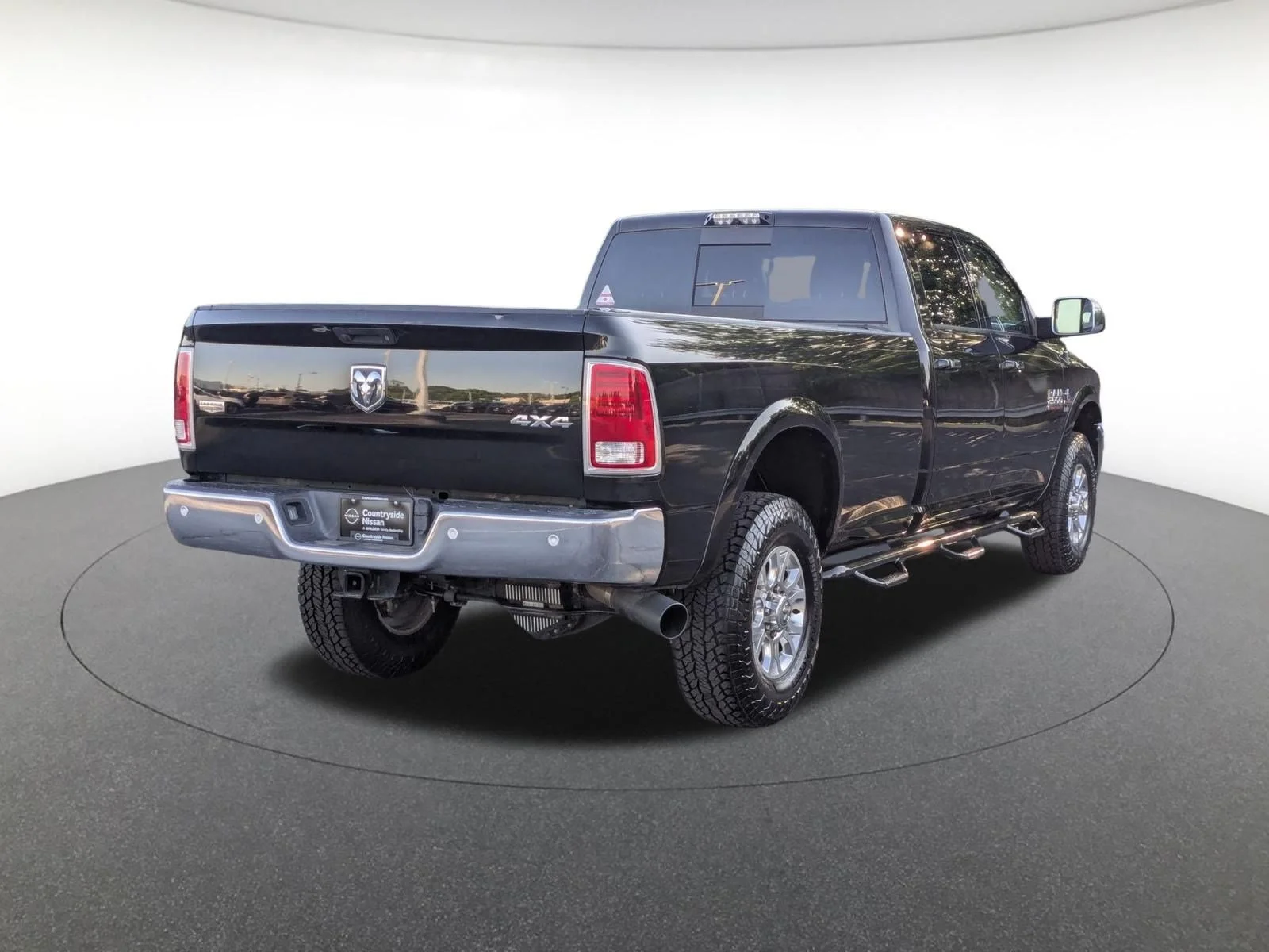 Used 2017 Brilliant Black Crystal Pearlcoat Ram Laramie image 5