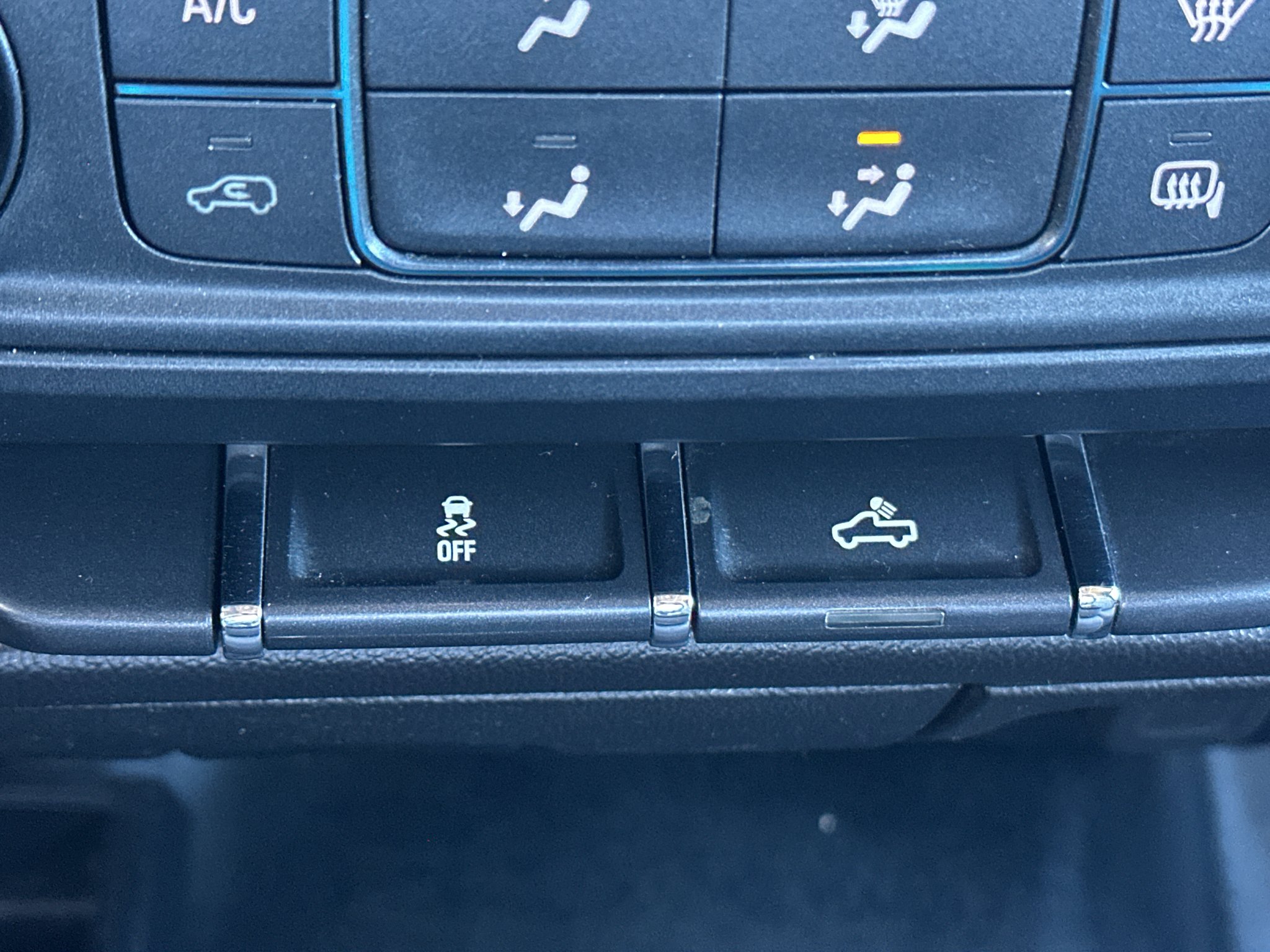 Used 2018 Silver Ice Metallic Chevrolet Work Truck image 22
