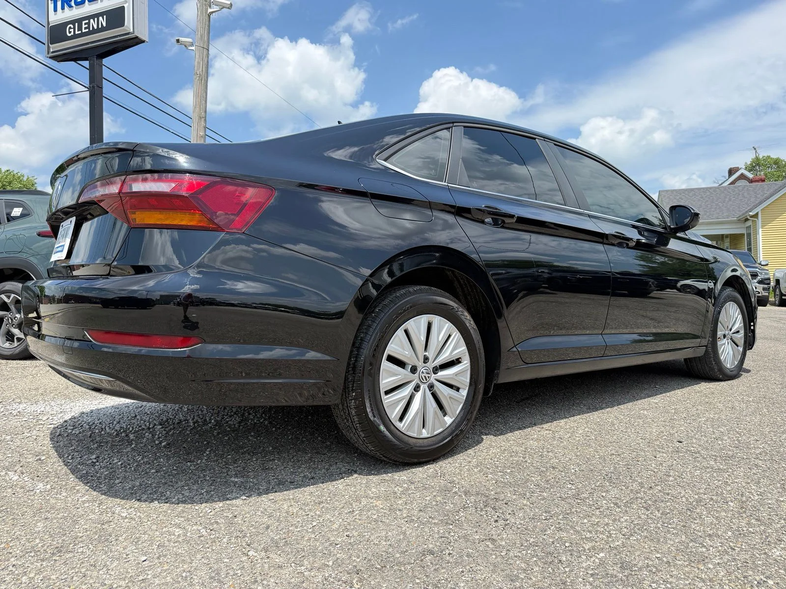 Used 2019 Black Volkswagen 1.4T S image 8