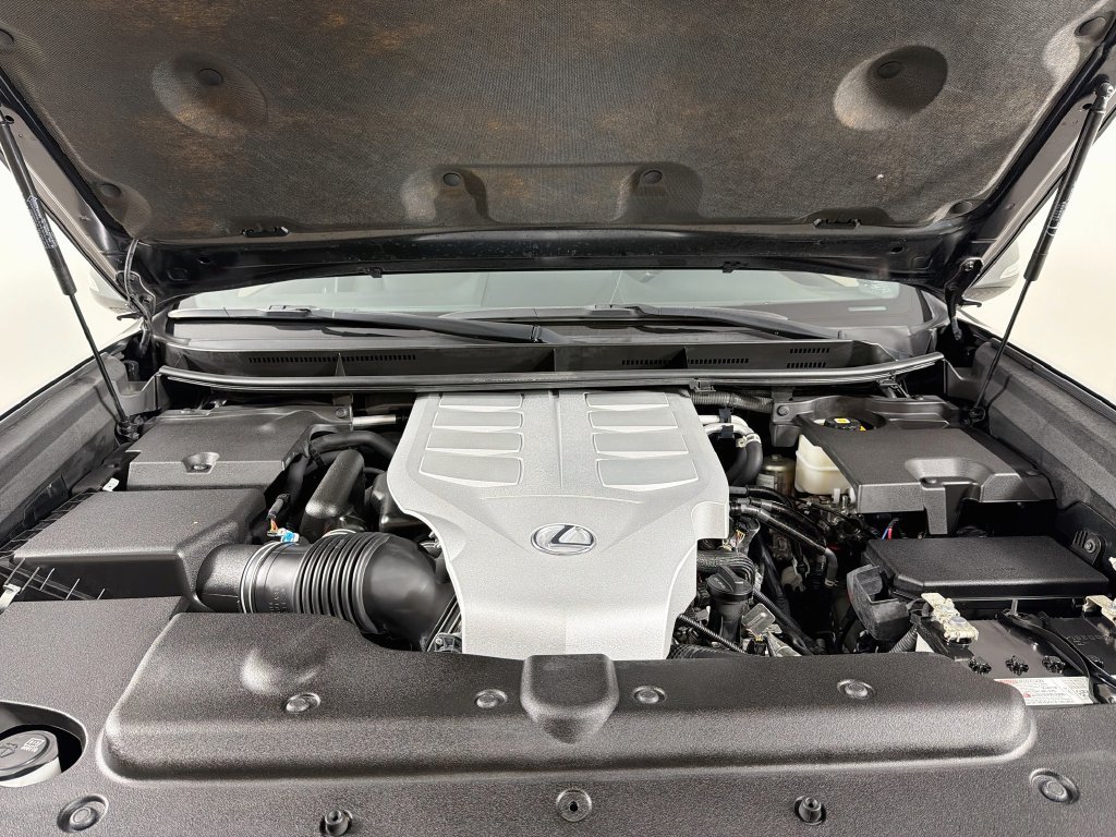 Used 2023 Black Lexus 460 image 31
