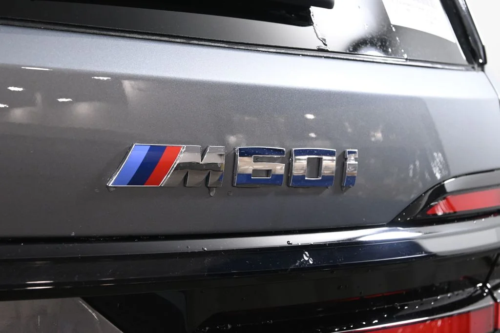 Used 2027 Gray BMW M60i image 41