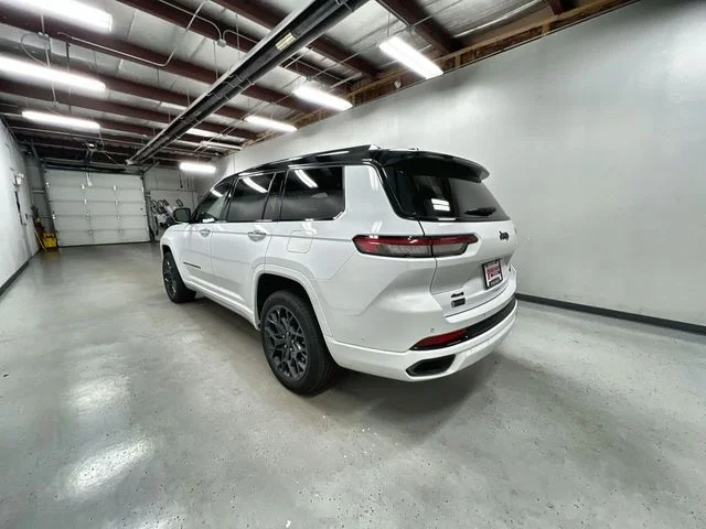 Used 2023 White Jeep Summit image 6