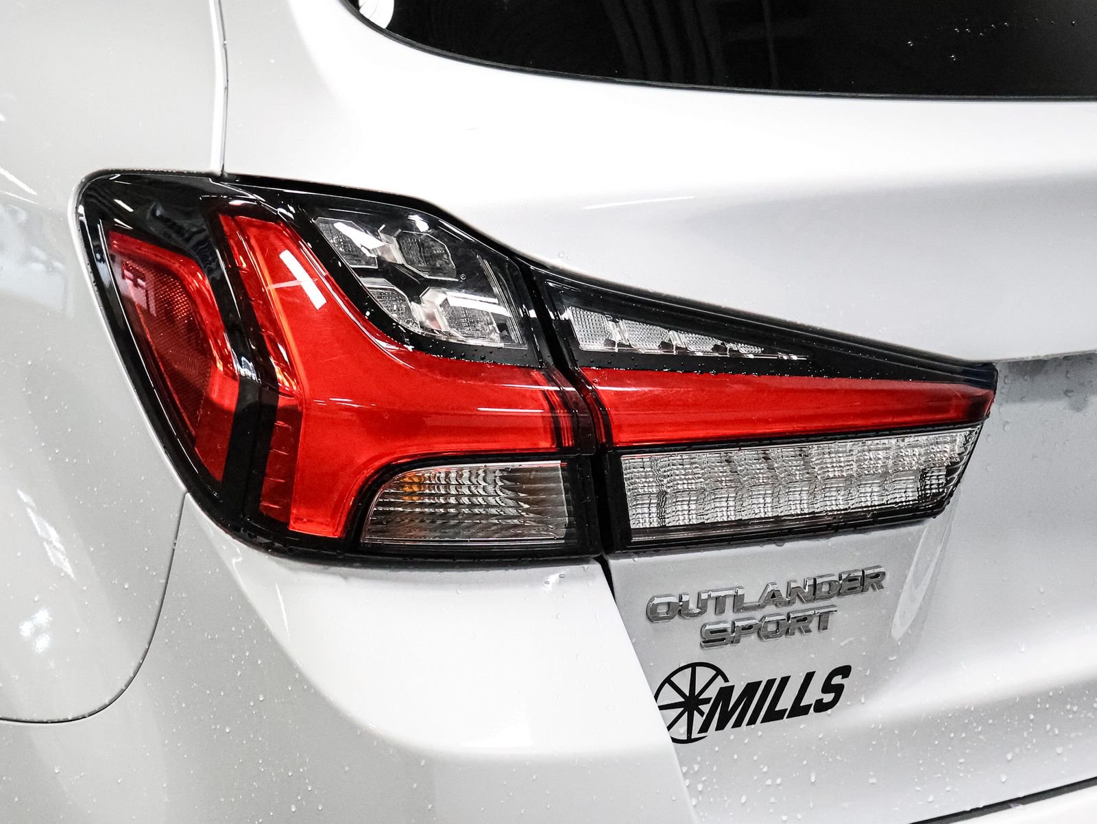 2025 Mitsubishi Outlander Sport ES - Photo 15