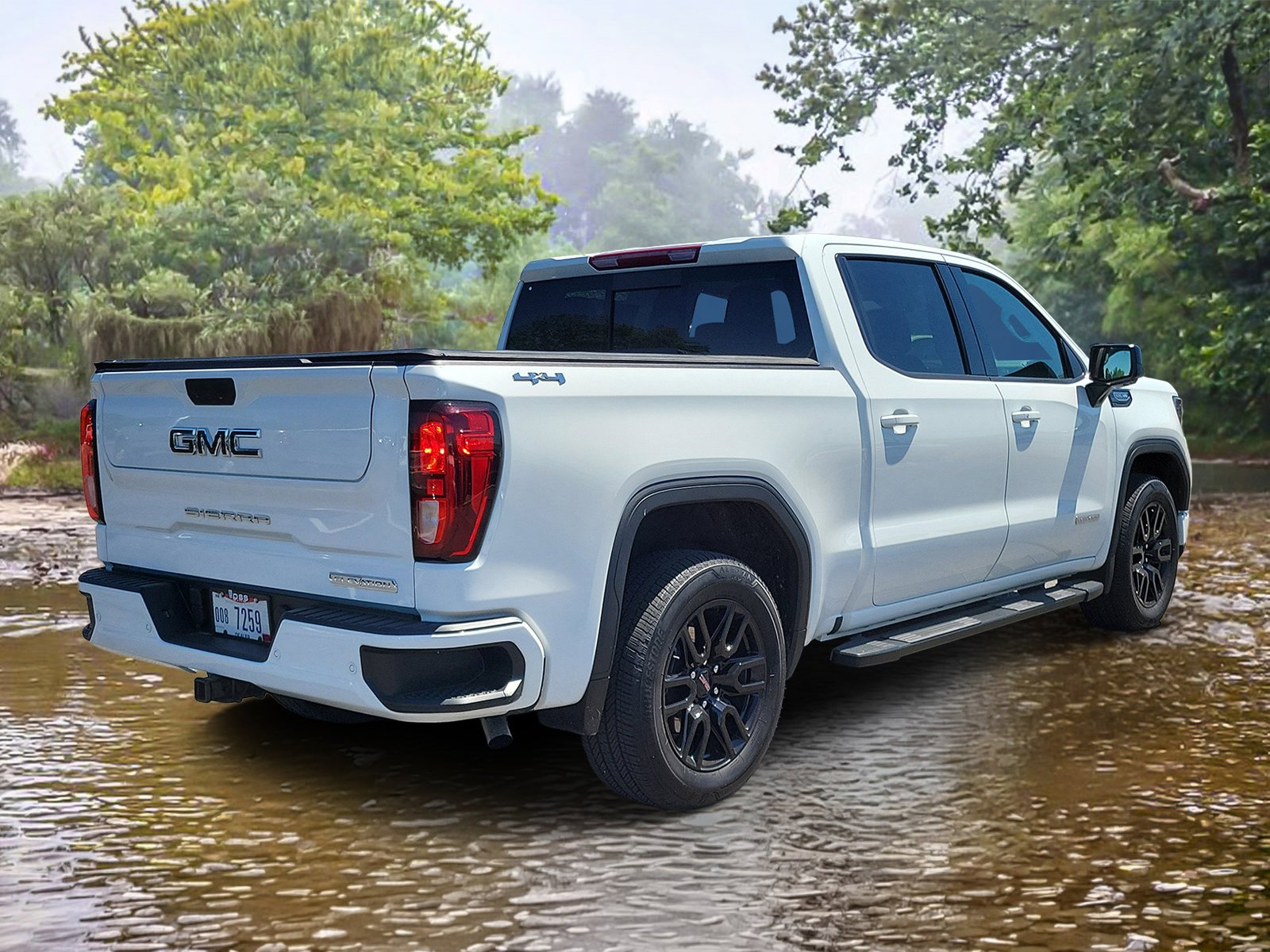 Used 2025 Summit White GMC Elevation image 4