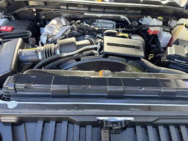 Used 2022 White GMC Denali image 32