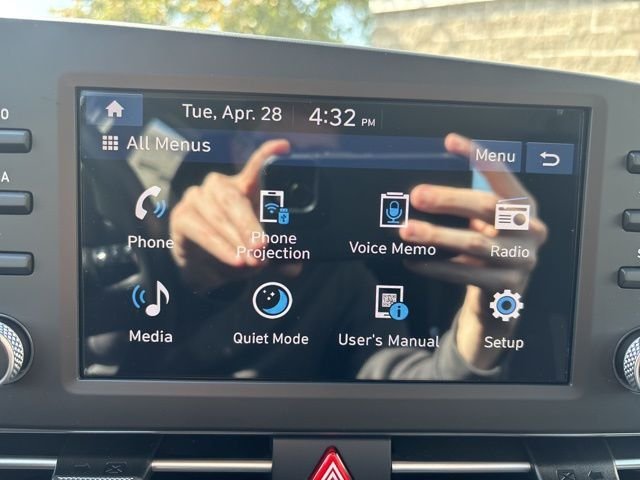 New 2026 White Hyundai SE image 24