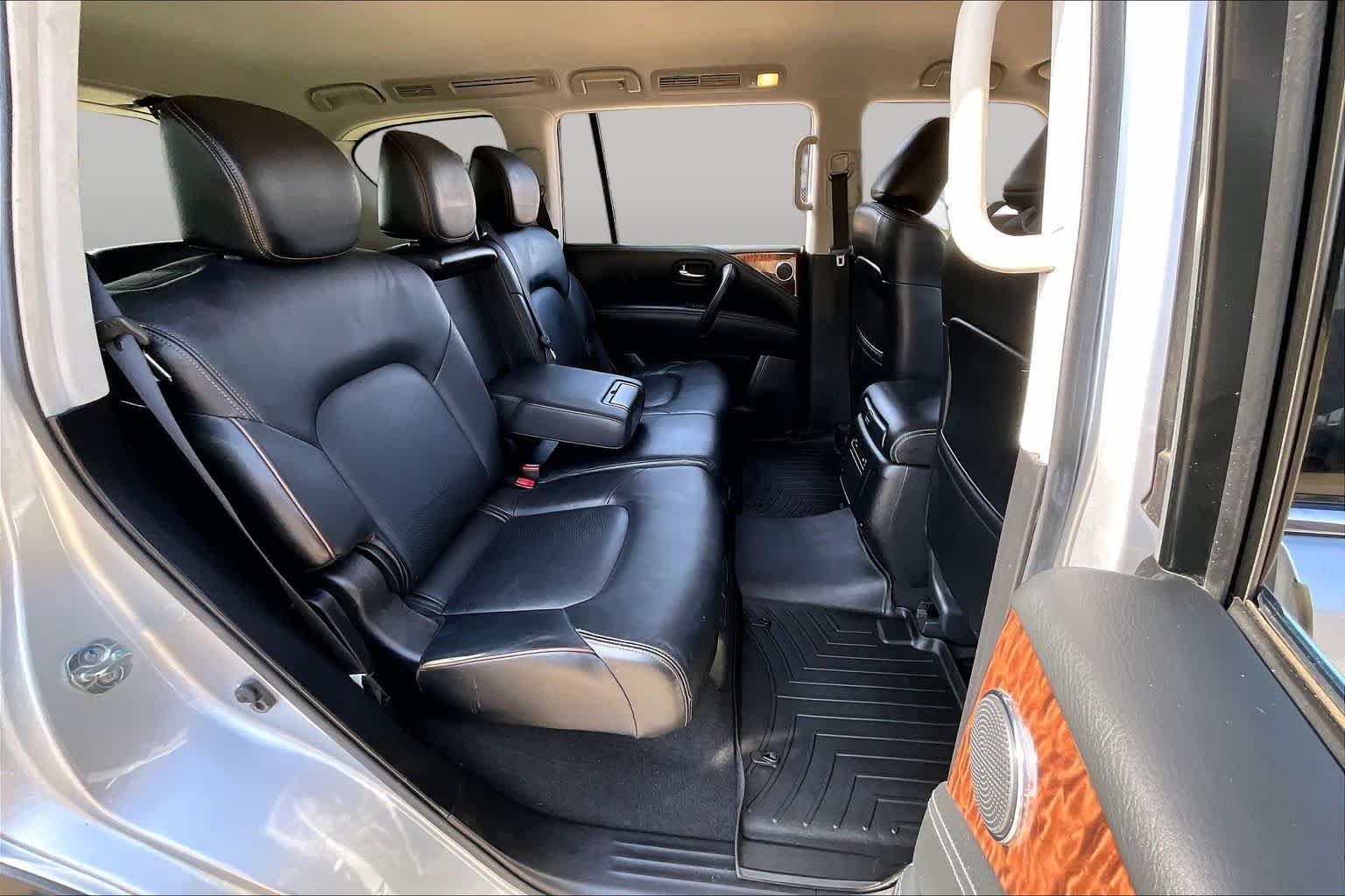 Used 2017 Brilliant Silver Nissan SL image 18