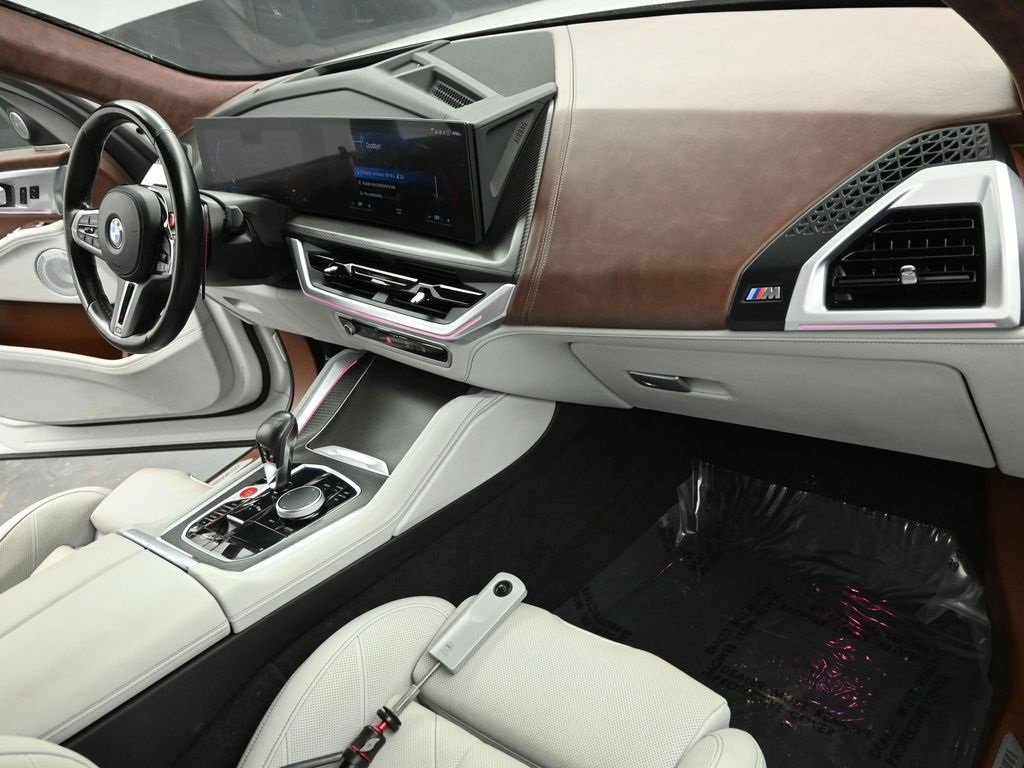 2023 BMW XM - Image 26