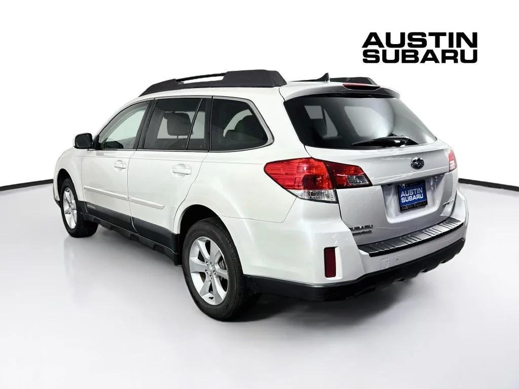 Used 2014 White Subaru 2.5i image 5